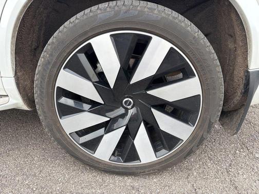 2023 Volvo XC90 Recharge Plug-In Hybrid T8 Ultimate 6-Seater