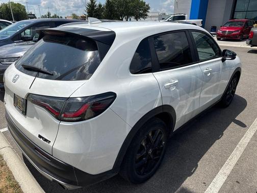 Platinum White Pearl 2024 Honda HR-V Sport