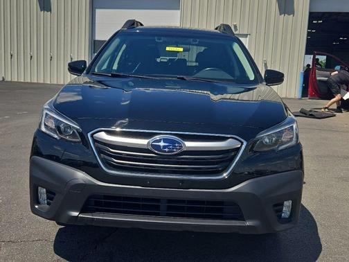 Crystal Black Silica 2022 Subaru Outback Premium