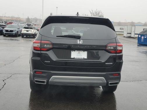 2025 Honda Pilot Touring