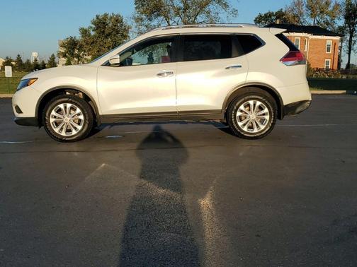 2016 Nissan Rogue SV