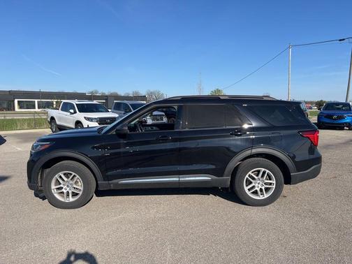 Agate Black Metallic 2025 Ford Explorer Active