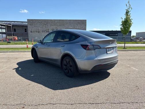 Stealth Gray 2025 Tesla Model Y Long Range