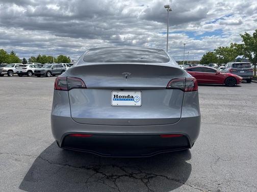 Stealth Gray 2025 Tesla Model Y Long Range