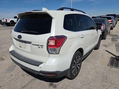 Crystal White Pearl 2018 Subaru Forester 2.0XT Premium