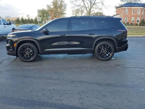 2024 Chevrolet Traverse LT