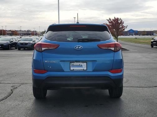 2016 Hyundai TUCSON SE