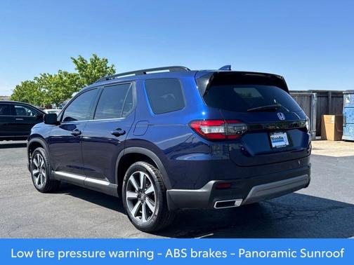 Obsidian Blue Pearl 2025 Honda Pilot Touring