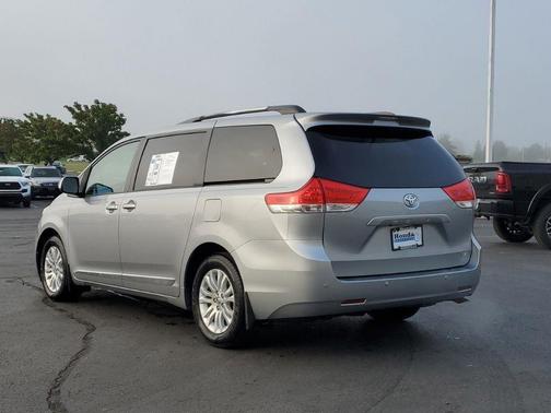 2013 Toyota Sienna XLE