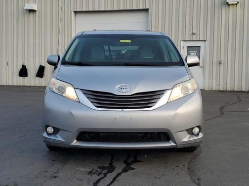 2013 Toyota Sienna XLE