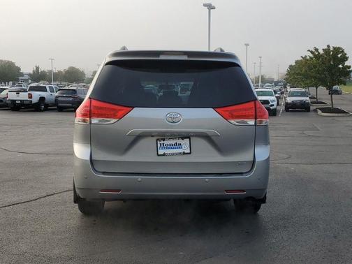 2013 Toyota Sienna XLE