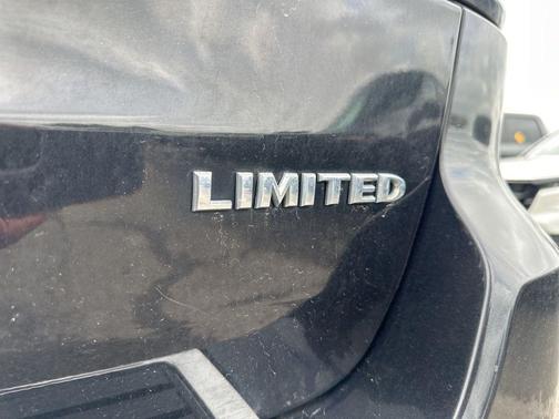 Brilliant Black Crystal Pearlcoat 2014 Jeep Grand Cherokee Limited