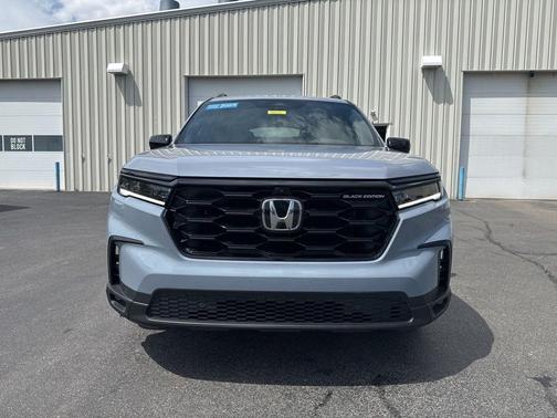 Gray 2025 Honda Pilot Black Edition