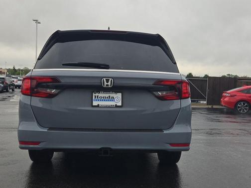 Sonic Gray Pearl 2024 Honda Odyssey Sport