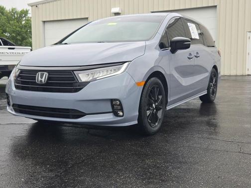 Sonic Gray Pearl 2024 Honda Odyssey Sport