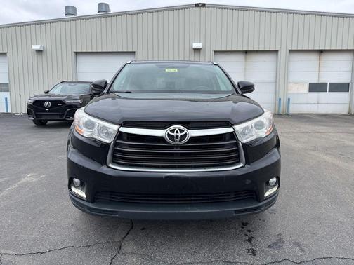 Attitude Black Metallic 2015 Toyota Highlander Limited