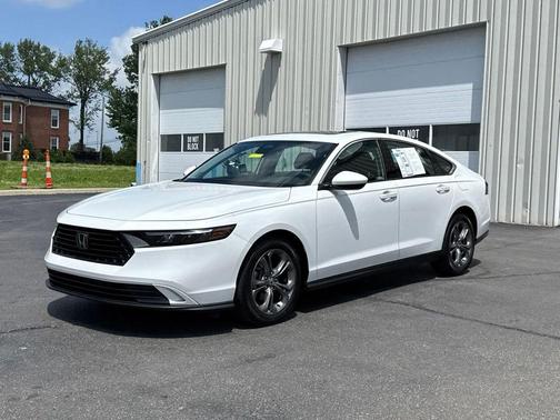 Platinum White Pearl 2024 Honda Accord EX