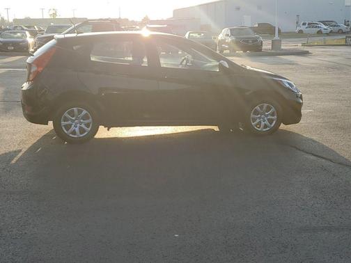2013 Hyundai Accent GS