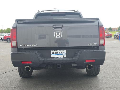 Modern Steel Metallic 2023 Honda Ridgeline RTL