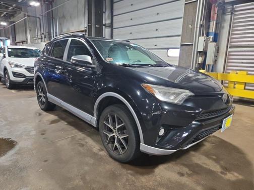 2017 Toyota RAV4 SE