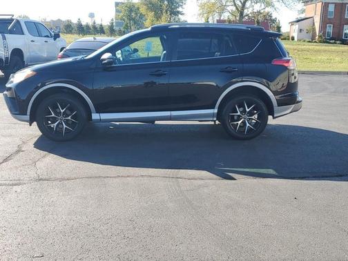 2017 Toyota RAV4 SE