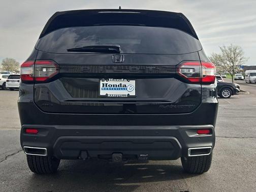 Crystal Black Pearl 2025 Honda Pilot Black Edition