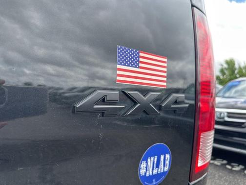 Brilliant Black Crystal Pearlcoat 2018 RAM 1500 Express