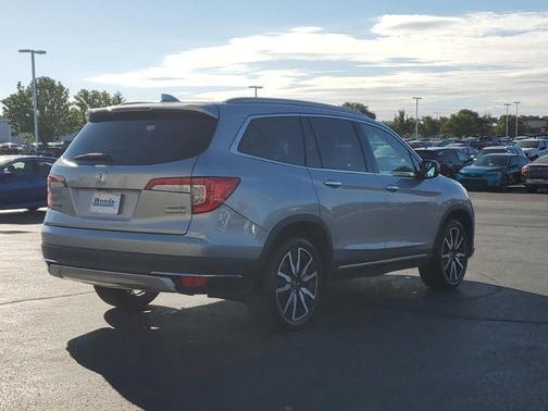 2021 Honda Pilot Touring 7-Passenger