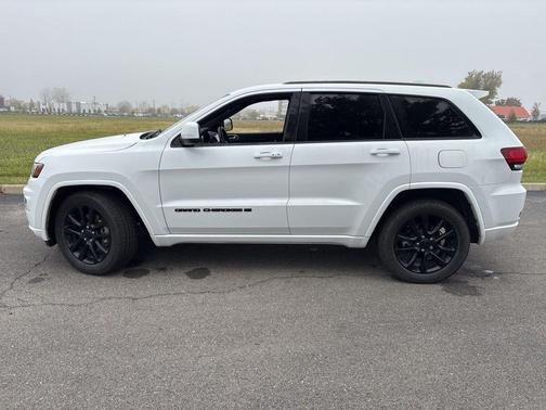 2022 Jeep Grand Cherokee WK Laredo