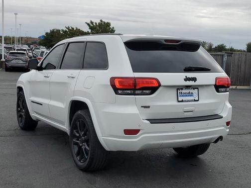 2022 Jeep Grand Cherokee WK Laredo