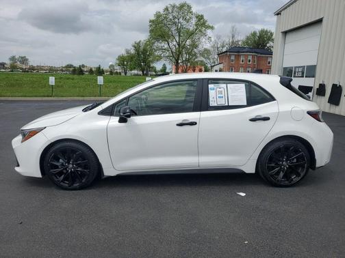 2022 Toyota Corolla Hatchback SE Nightshade