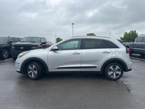 Silky Silver 2019 Kia Niro LX