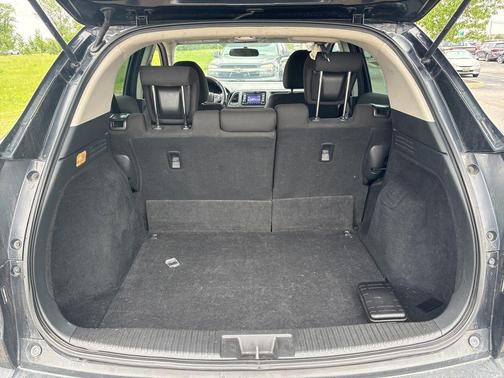 Crystal Black Pearl 2016 Honda HR-V LX