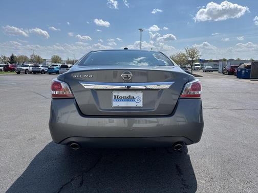 Gun Metallic 2015 Nissan Altima 2.5 SV