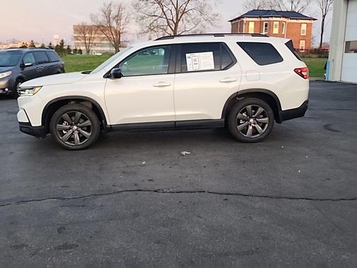 Platinum White Pearl 2025 Honda Pilot Sport