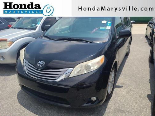 2017 Toyota Sienna XLE