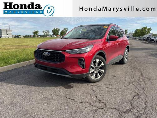 Rapid Red Metallic Tinted Clearcoat 2025 Ford Escape Platinum