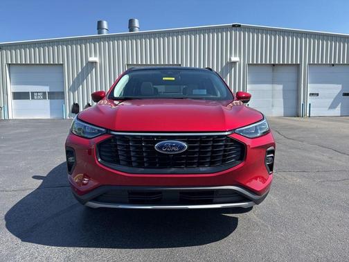 Rapid Red Metallic Tinted Clearcoat 2025 Ford Escape Platinum