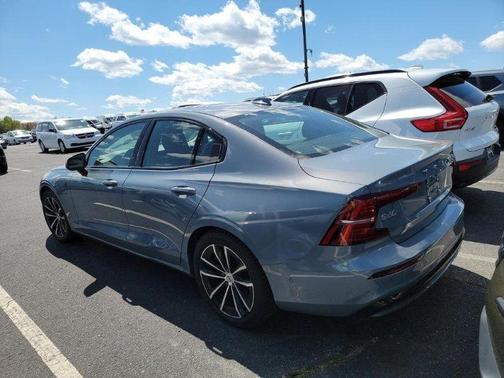 2023 Volvo S60 Recharge Plug-In Hybrid T8 Plus Dark Theme