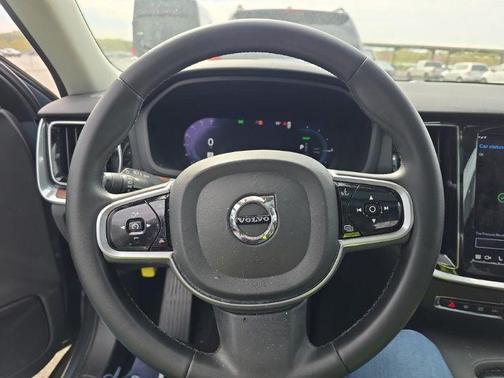 2023 Volvo S60 Recharge Plug-In Hybrid T8 Plus Dark Theme