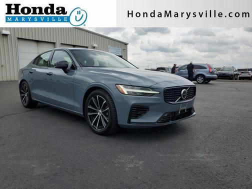2023 Volvo S60 Recharge Plug-In Hybrid T8 Plus Dark Theme