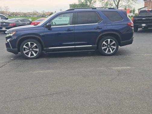Obsidian Blue Pearl 2024 Honda Pilot Elite