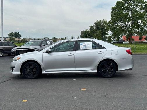 Classic Silver Metallic 2012 Toyota Camry SE