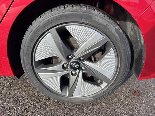 2020 Hyundai IONIQ Hybrid SEL