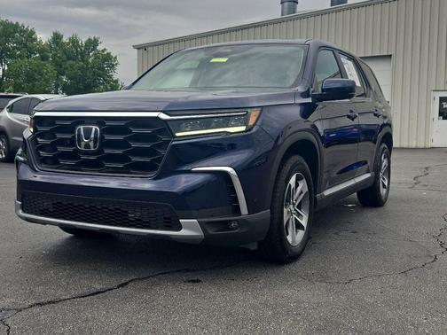 Obsidian Blue Pearl 2024 Honda Pilot EX-L 7-Passenger