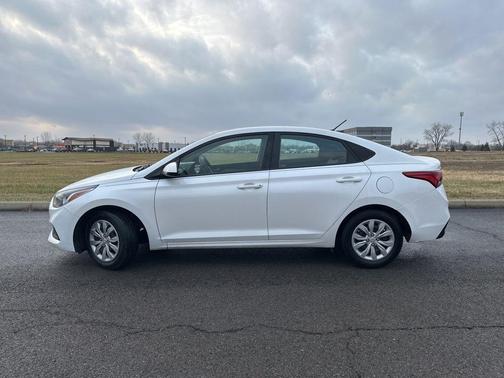 2022 Hyundai Accent SE