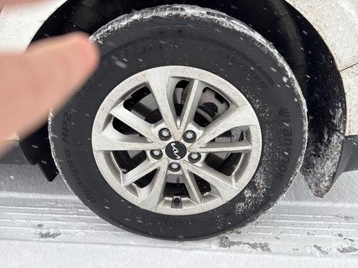 2023 Kia Carnival LX