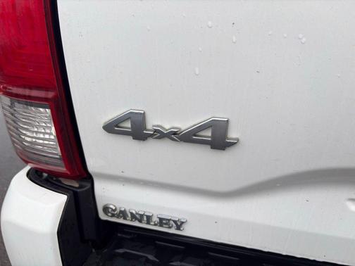 2019 Toyota Tacoma SR