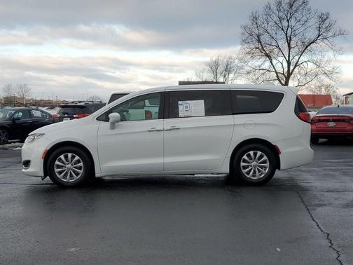 2018 Chrysler Pacifica Touring Plus