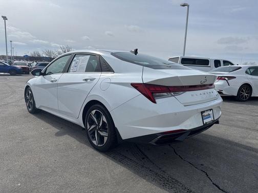 2021 Hyundai ELANTRA Limited